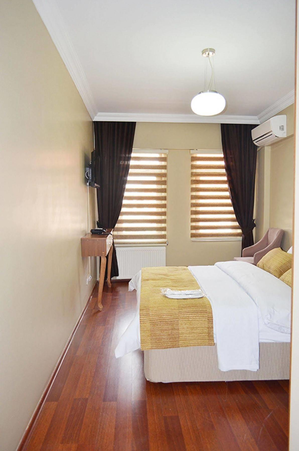 Ramparts Hotel Istanbul Bagian luar foto